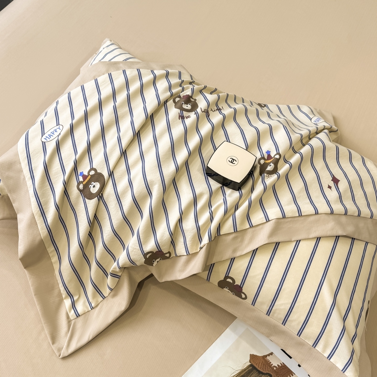 91家纺网 家纺一手货源 找家纺 归属 2026新款凉感天丝棉夏被夏凉被空调被夏被四件套系列 开心熊