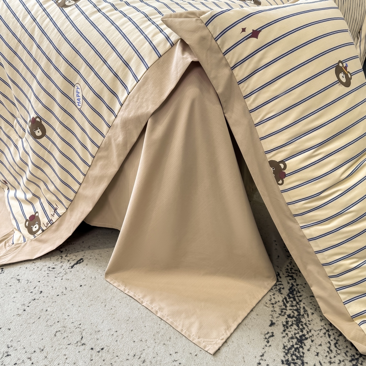 91家纺网 家纺一手货源 找家纺 归属 2026新款凉感天丝棉夏被夏凉被空调被夏被四件套系列 开心熊