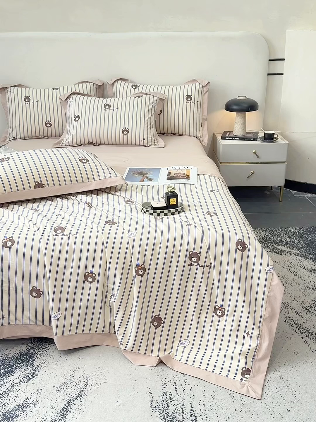 91家纺网 家纺一手货源 找家纺 归属 2026新款凉感天丝棉夏被夏凉被空调被夏被四件套系列 开心熊