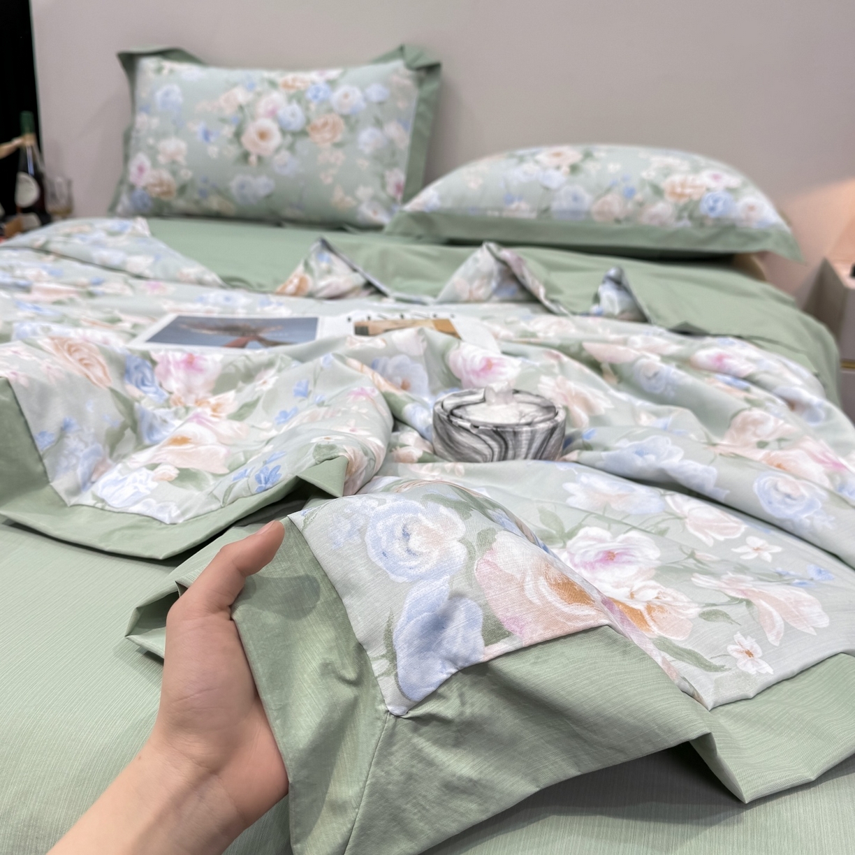 91家纺网 家纺一手货源 找家纺 归属 2026新款凉感天丝棉夏被夏凉被空调被夏被四件套系列 莫奈花（绿)