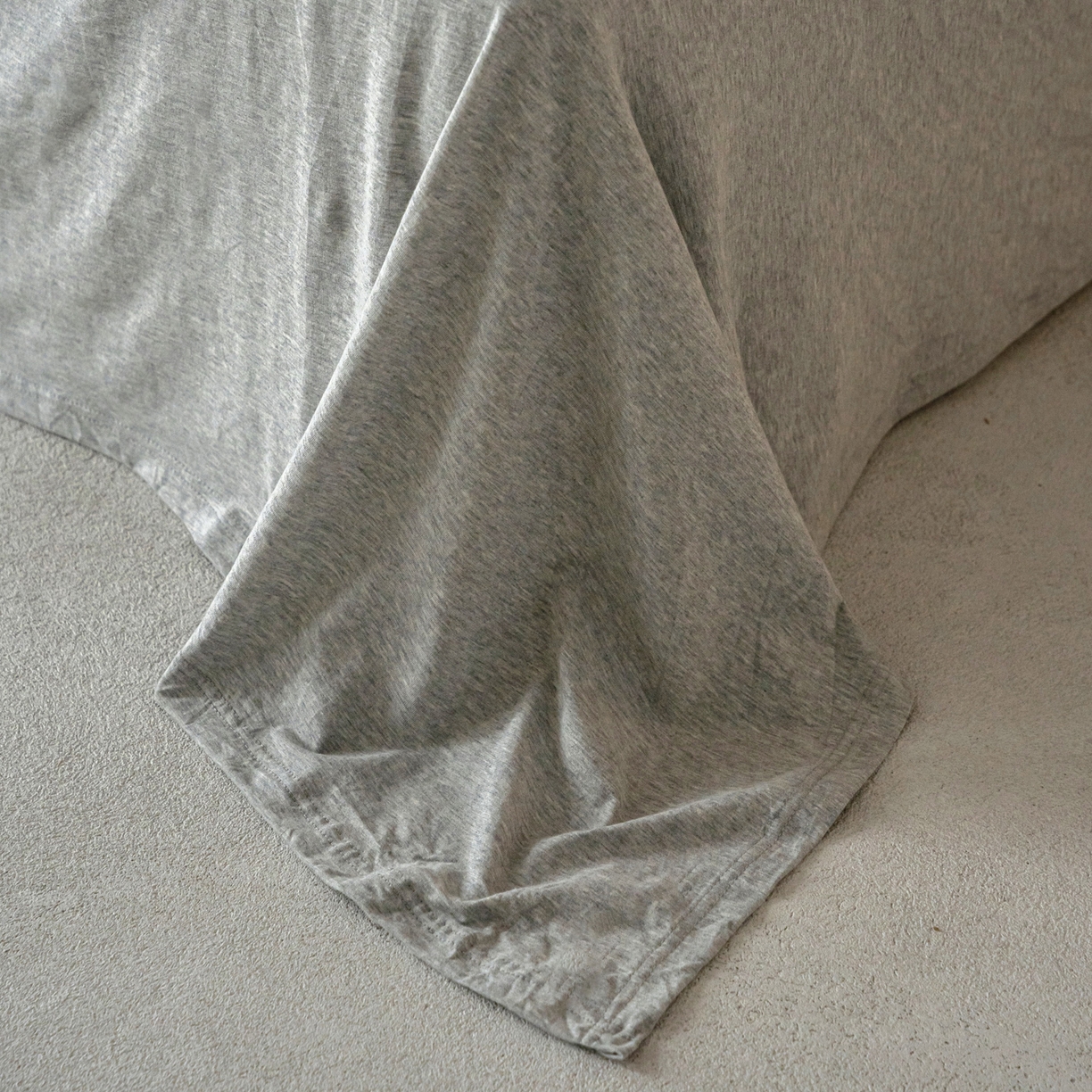 91家纺网 家纺一手货源 找家纺 华超针织 2026新款全棉天竺棉针织格子印花四件套 浅灰格配麻灰