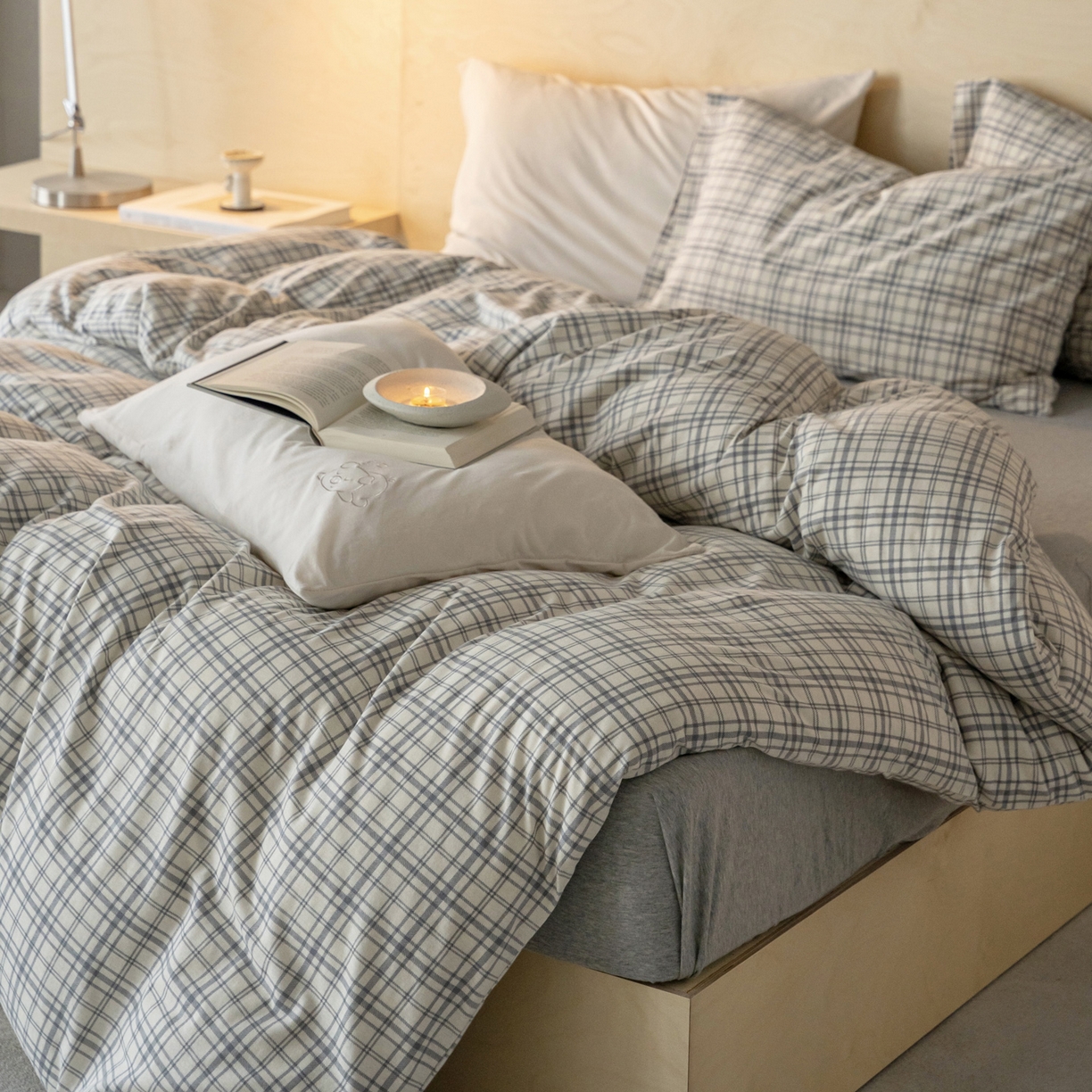 91家纺网 家纺一手货源 找家纺 华超针织 2026新款全棉天竺棉针织格子印花四件套 浅灰格配麻灰