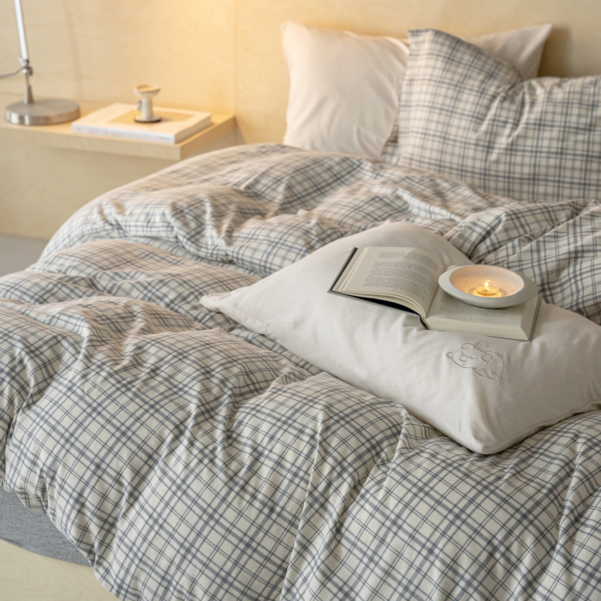 91家纺网 家纺一手货源 找家纺 华超针织 2026新款全棉天竺棉针织格子印花四件套 浅灰格配麻灰