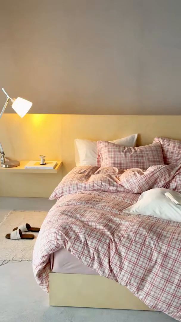 91家纺网 家纺一手货源 找家纺 华超针织 2026新款全棉天竺棉针织格子印花四件套 粉格配嫩粉