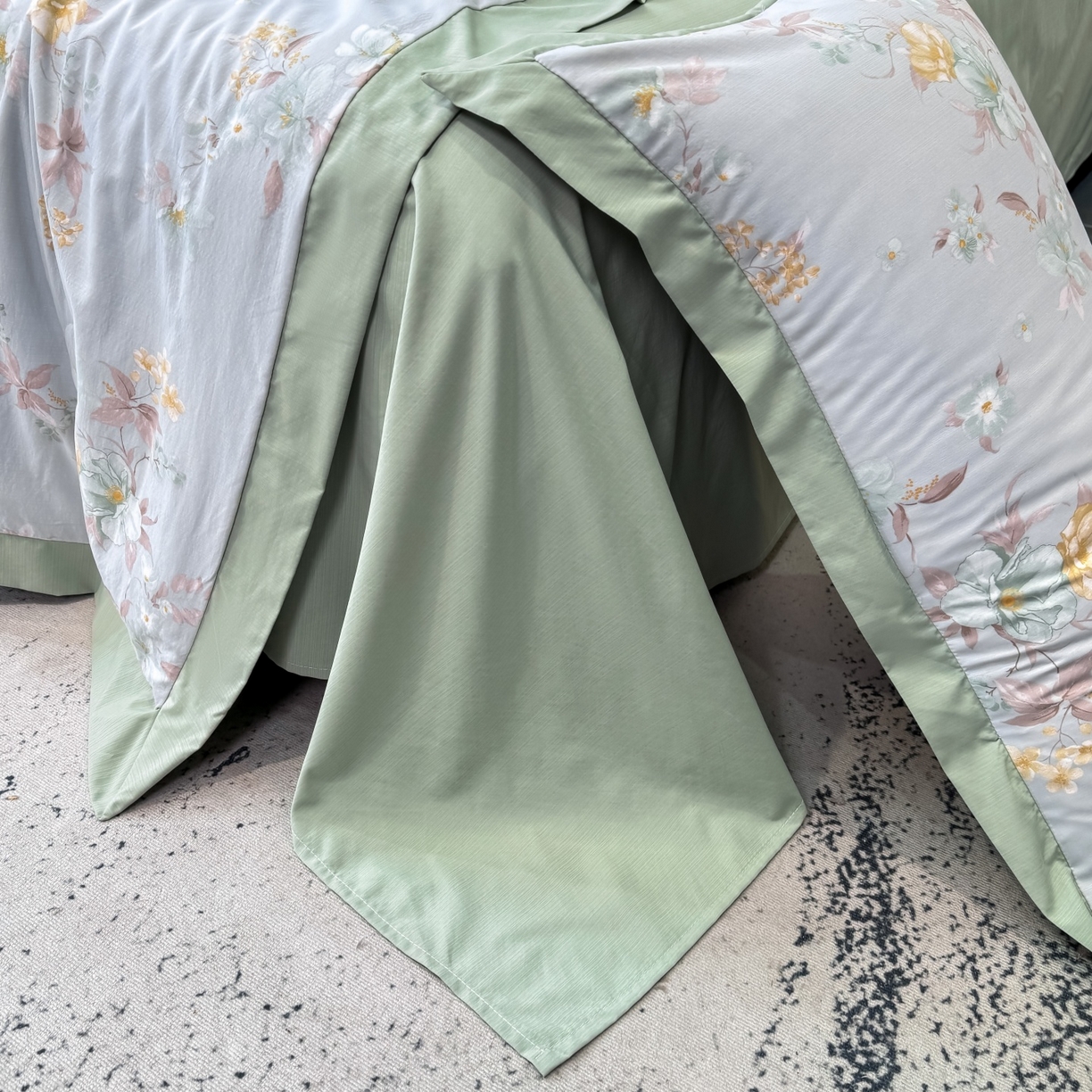 91家纺网 家纺一手货源 找家纺 归属 2026新款凉感天丝棉夏被夏凉被空调被夏被四件套系列 青禾花