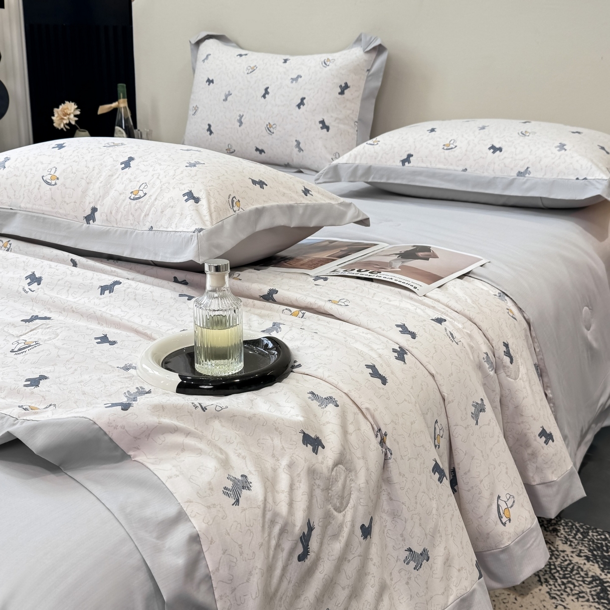 91家纺网 家纺一手货源 找家纺 归属 2026新款凉感天丝棉夏被夏凉被空调被夏被四件套系列 小木马