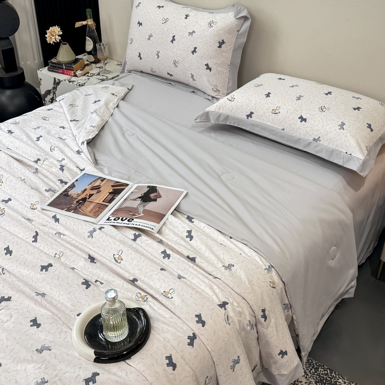 91家纺网 家纺一手货源 找家纺 归属 2026新款凉感天丝棉夏被夏凉被空调被夏被四件套系列 小木马