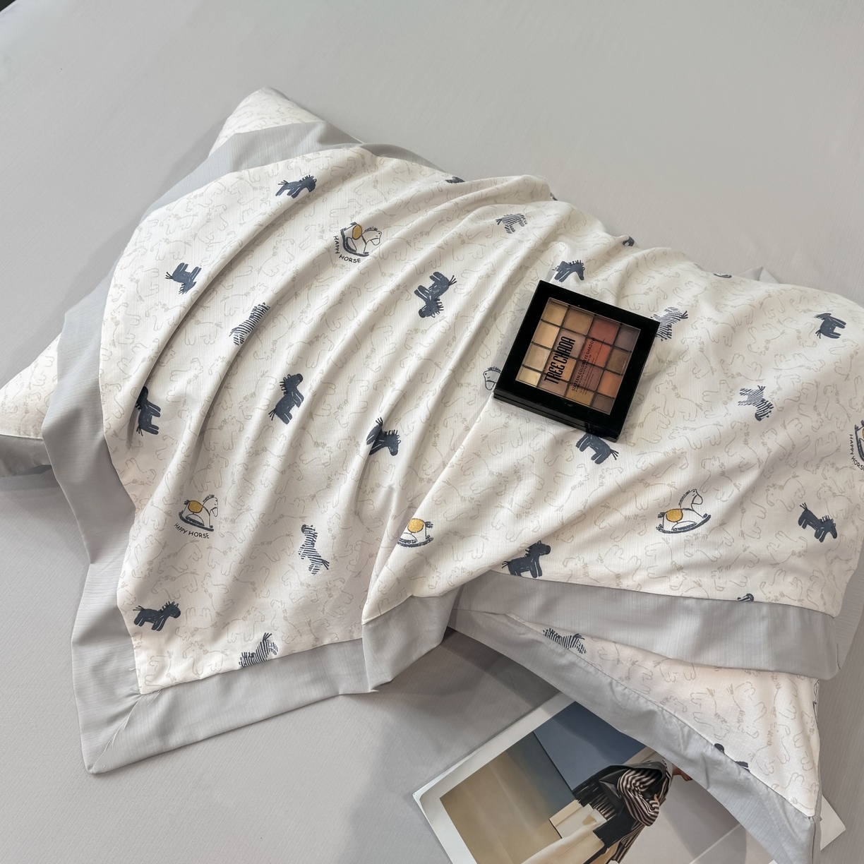 91家纺网 家纺一手货源 找家纺 归属 2026新款凉感天丝棉夏被夏凉被空调被夏被四件套系列 小木马