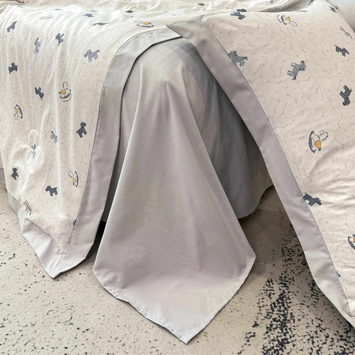 91家纺网 家纺一手货源 找家纺 归属 2026新款凉感天丝棉夏被夏凉被空调被夏被四件套系列 小木马