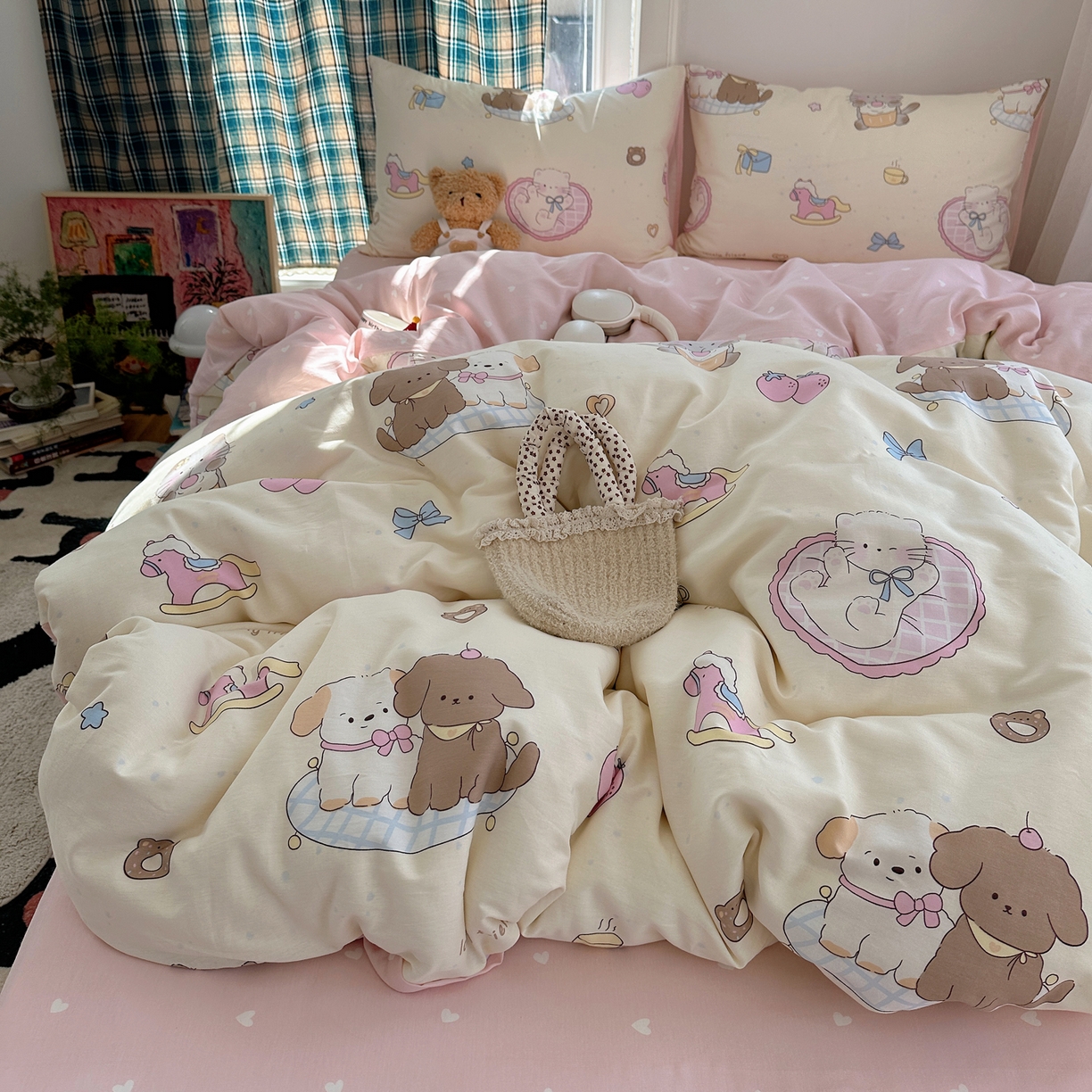 91家纺网 家纺一手货源 找家纺 六巷胡同 2026新款INS减龄可爱风卡通40支13070全棉四件套（第三系列） 狗狗轰趴记