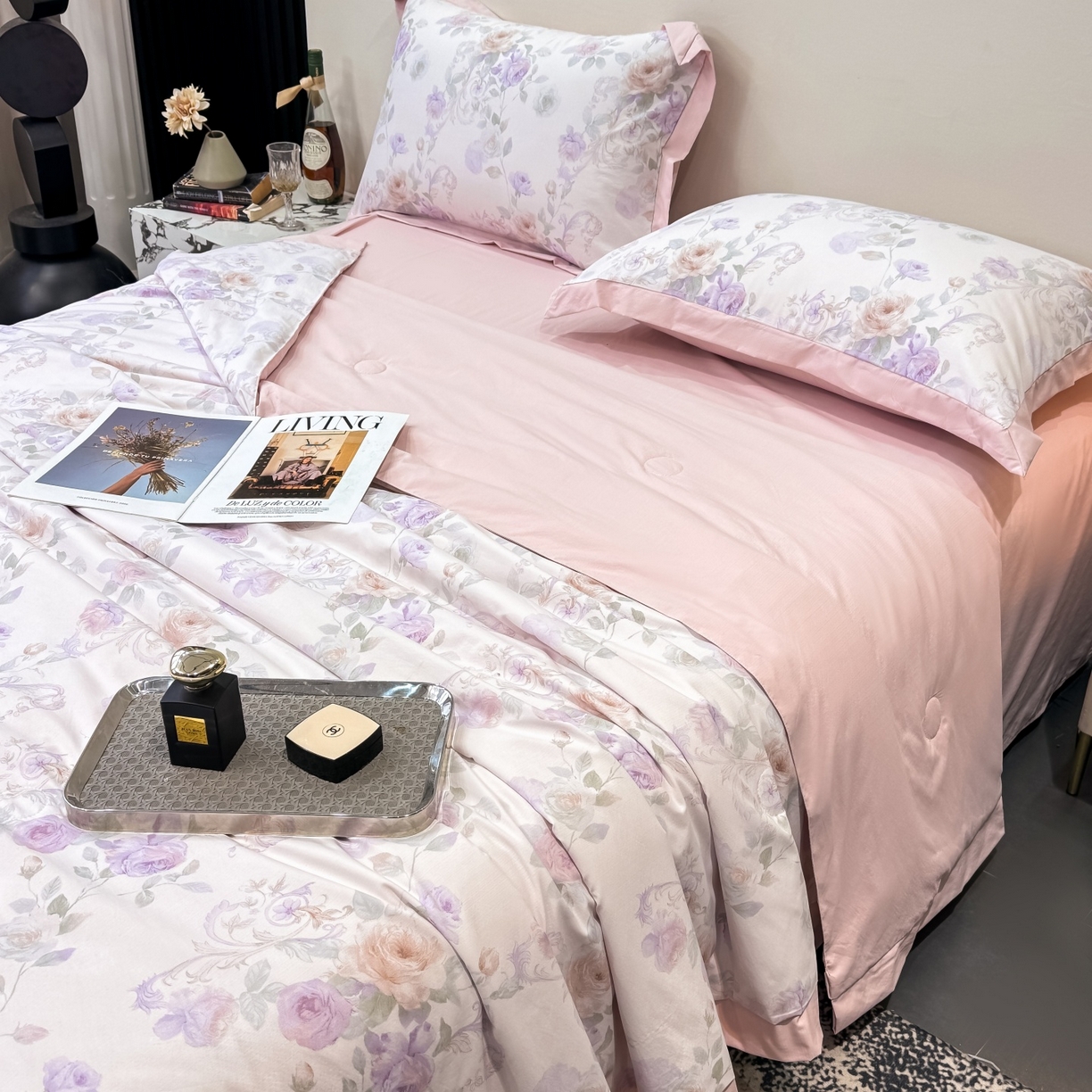 91家纺网 家纺一手货源 找家纺 归属 2026新款凉感天丝棉夏被夏凉被空调被夏被四件套系列 伊莉莎（粉）