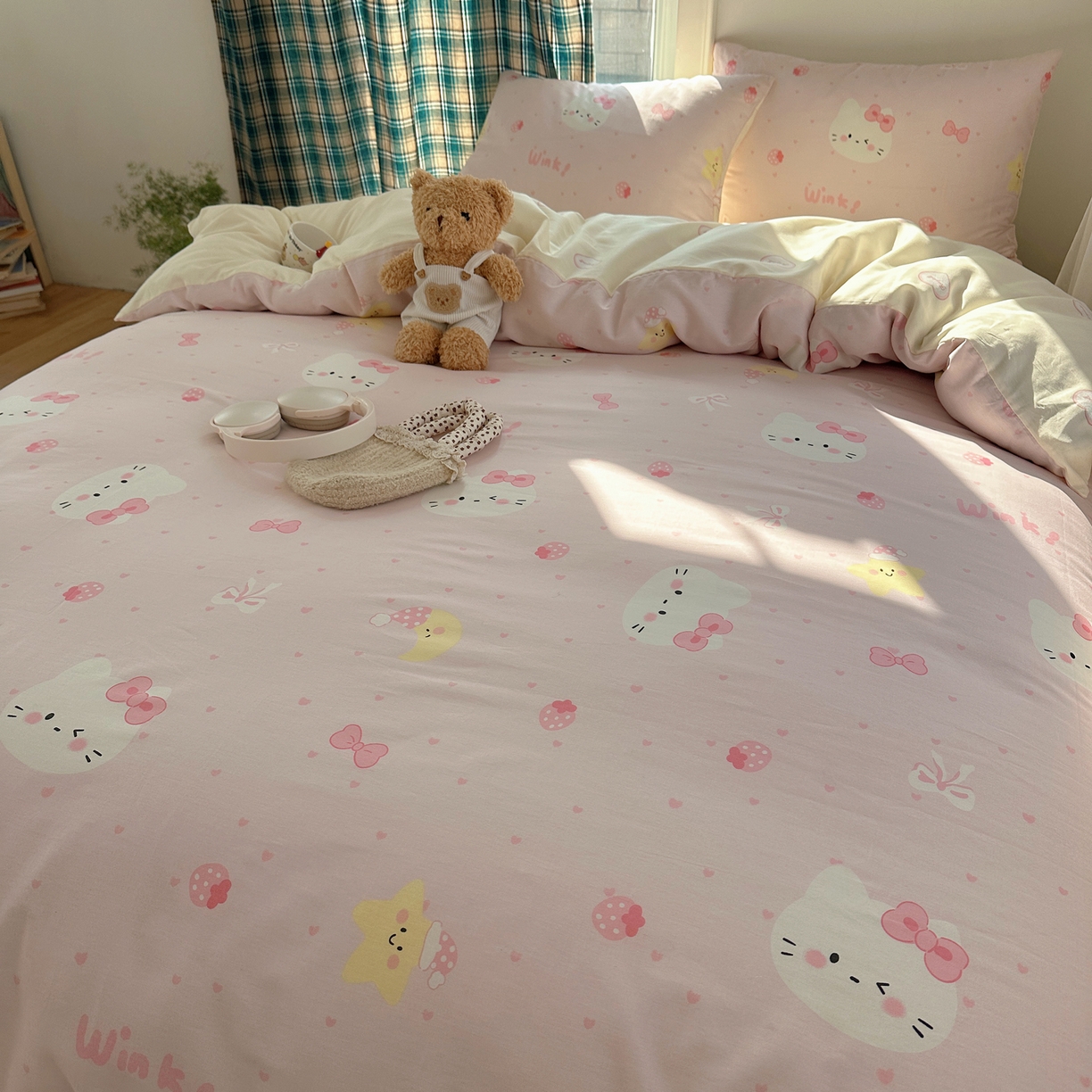 91家纺网 家纺一手货源 找家纺 六巷胡同 2026新款INS减龄可爱风卡通40支13070全棉四件套（第三系列） 粉爱心喵喵