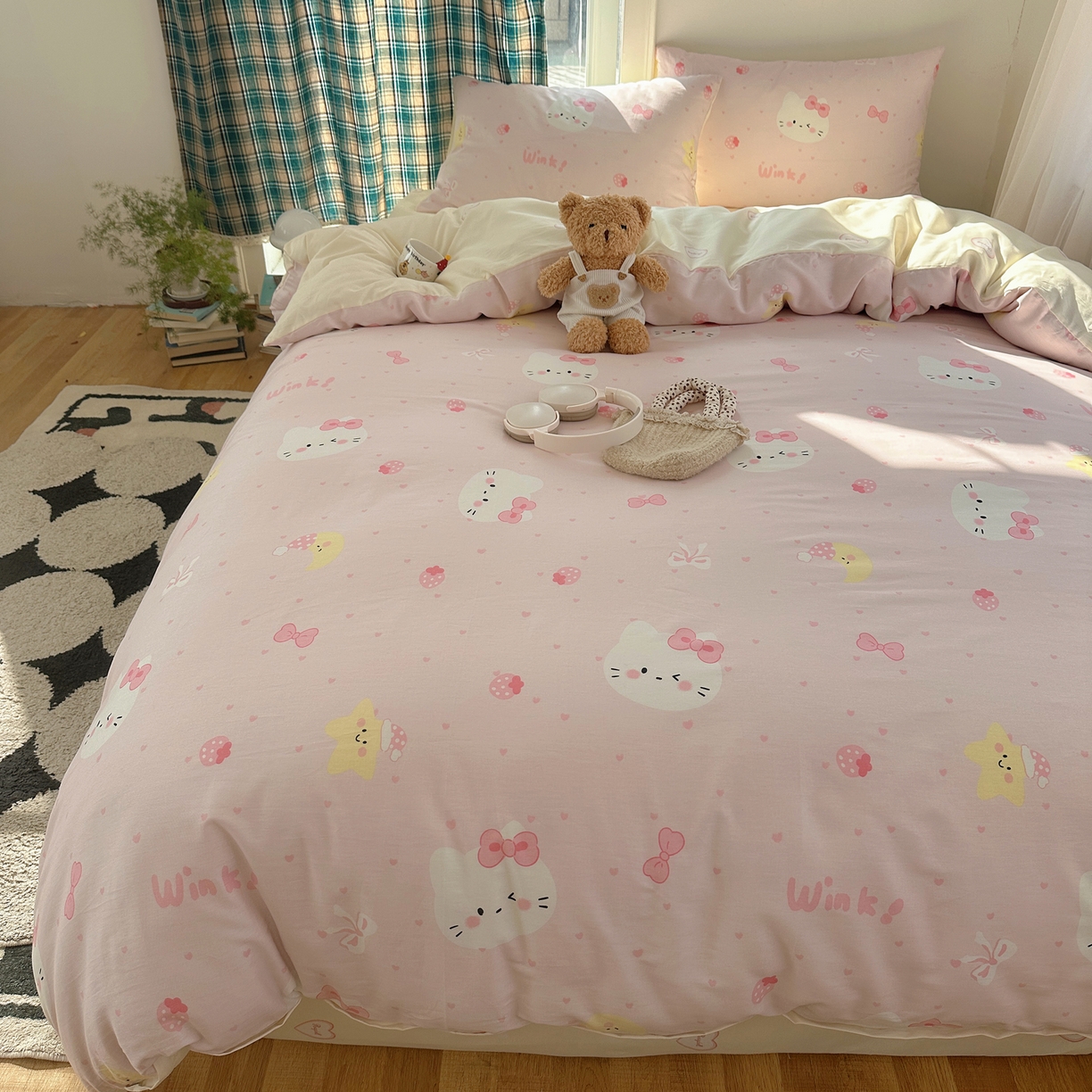 91家纺网 家纺一手货源 找家纺 六巷胡同 2026新款INS减龄可爱风卡通40支13070全棉四件套（第三系列） 粉爱心喵喵