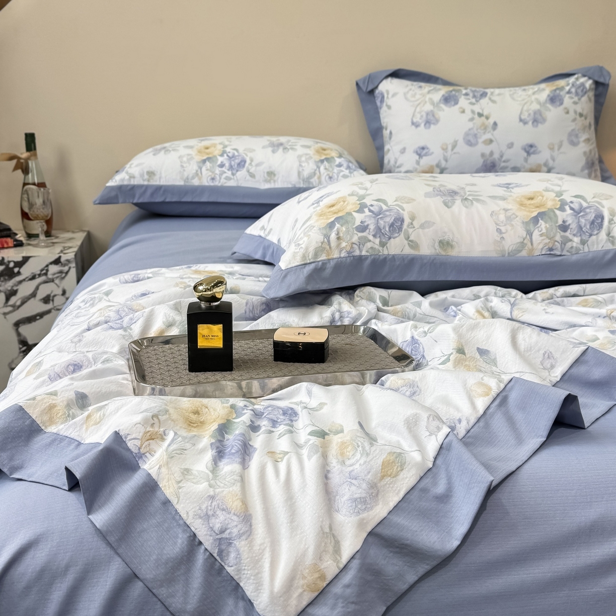 91家纺网 家纺一手货源 找家纺 归属 2026新款凉感天丝棉夏被夏凉被空调被夏被四件套系列 伊莉莎（绿）