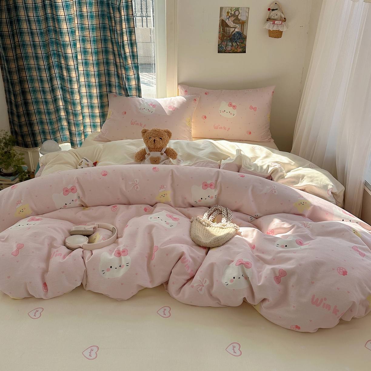 91家纺网 家纺一手货源 找家纺 六巷胡同 2026新款INS减龄可爱风卡通40支13070全棉四件套（第三系列） 粉爱心喵喵