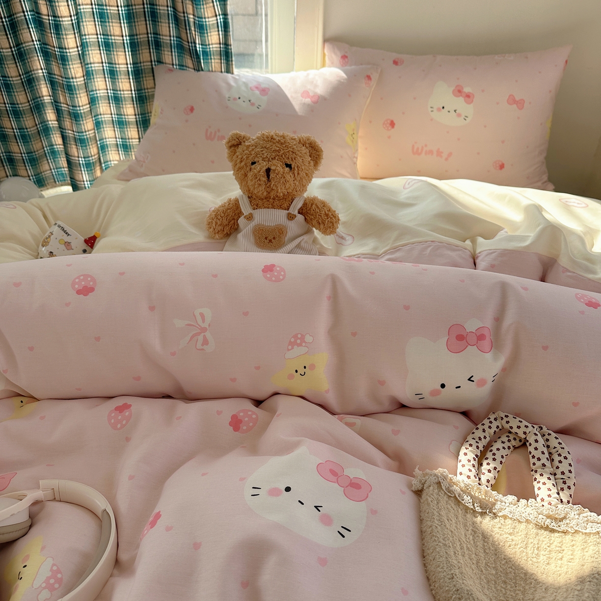 91家纺网 家纺一手货源 找家纺 六巷胡同 2026新款INS减龄可爱风卡通40支13070全棉四件套（第三系列） 粉爱心喵喵