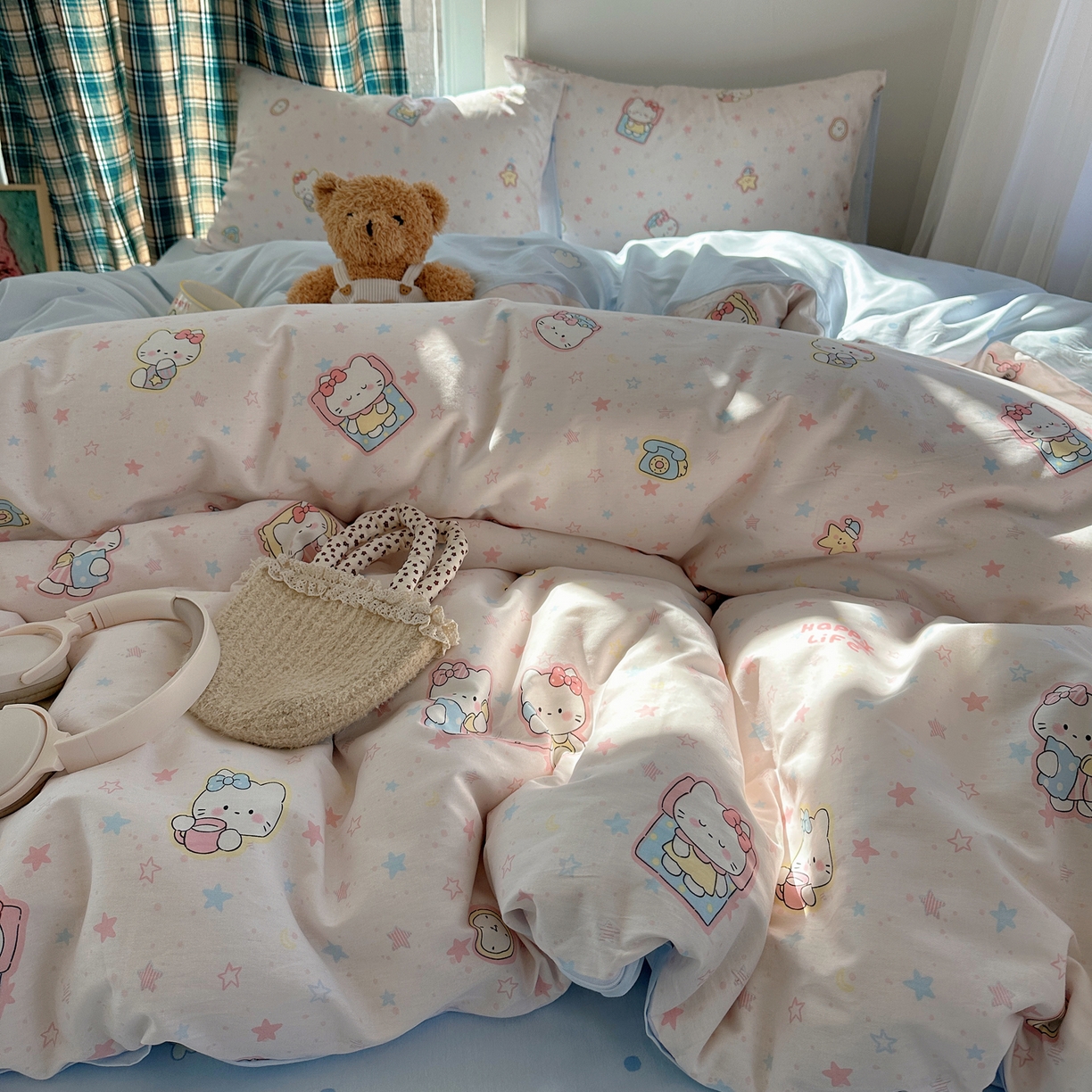 91家纺网 家纺一手货源 找家纺 六巷胡同 2026新款INS减龄可爱风卡通40支13070全棉四件套（第三系列） 粉星闺蜜喵