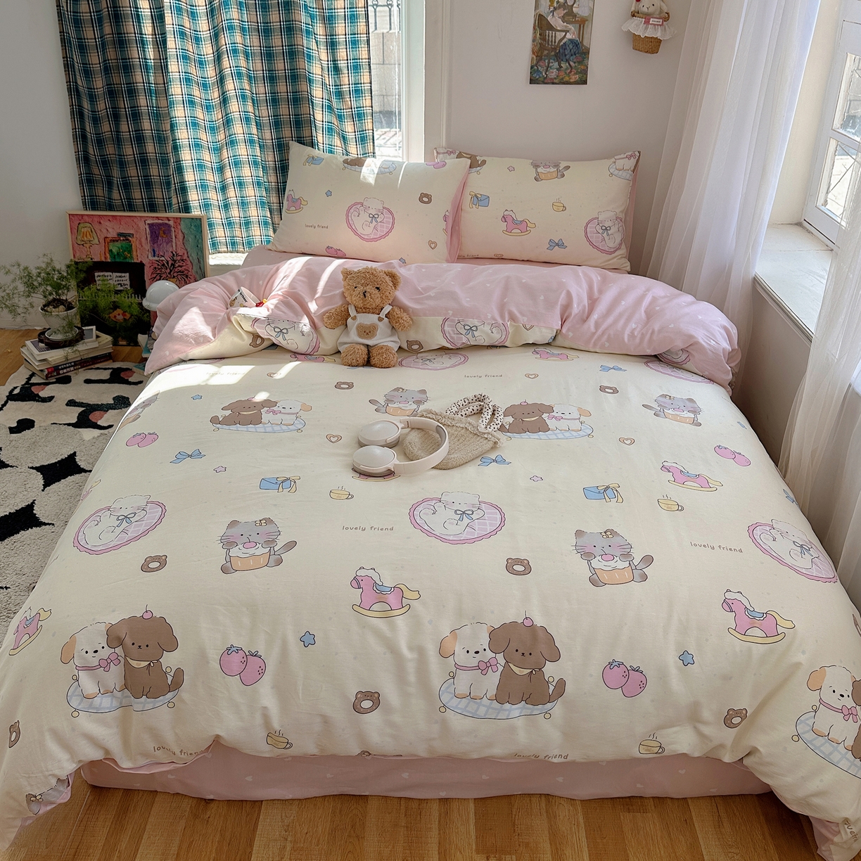 91家纺网 家纺一手货源 找家纺 六巷胡同 2026新款INS减龄可爱风卡通40支13070全棉四件套（第三系列） 狗狗轰趴记