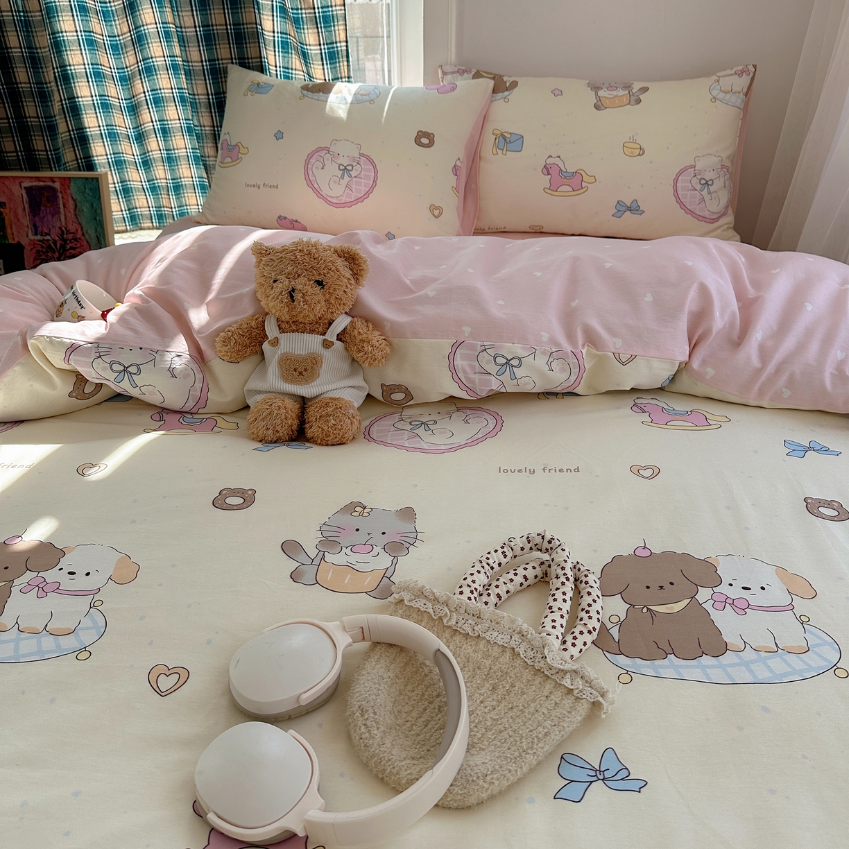 91家纺网 家纺一手货源 找家纺 六巷胡同 2026新款INS减龄可爱风卡通40支13070全棉四件套（第三系列） 狗狗轰趴记