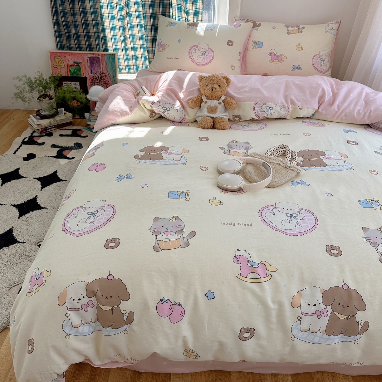 91家纺网 家纺一手货源 找家纺 六巷胡同 2026新款INS减龄可爱风卡通40支13070全棉四件套（第三系列） 狗狗轰趴记