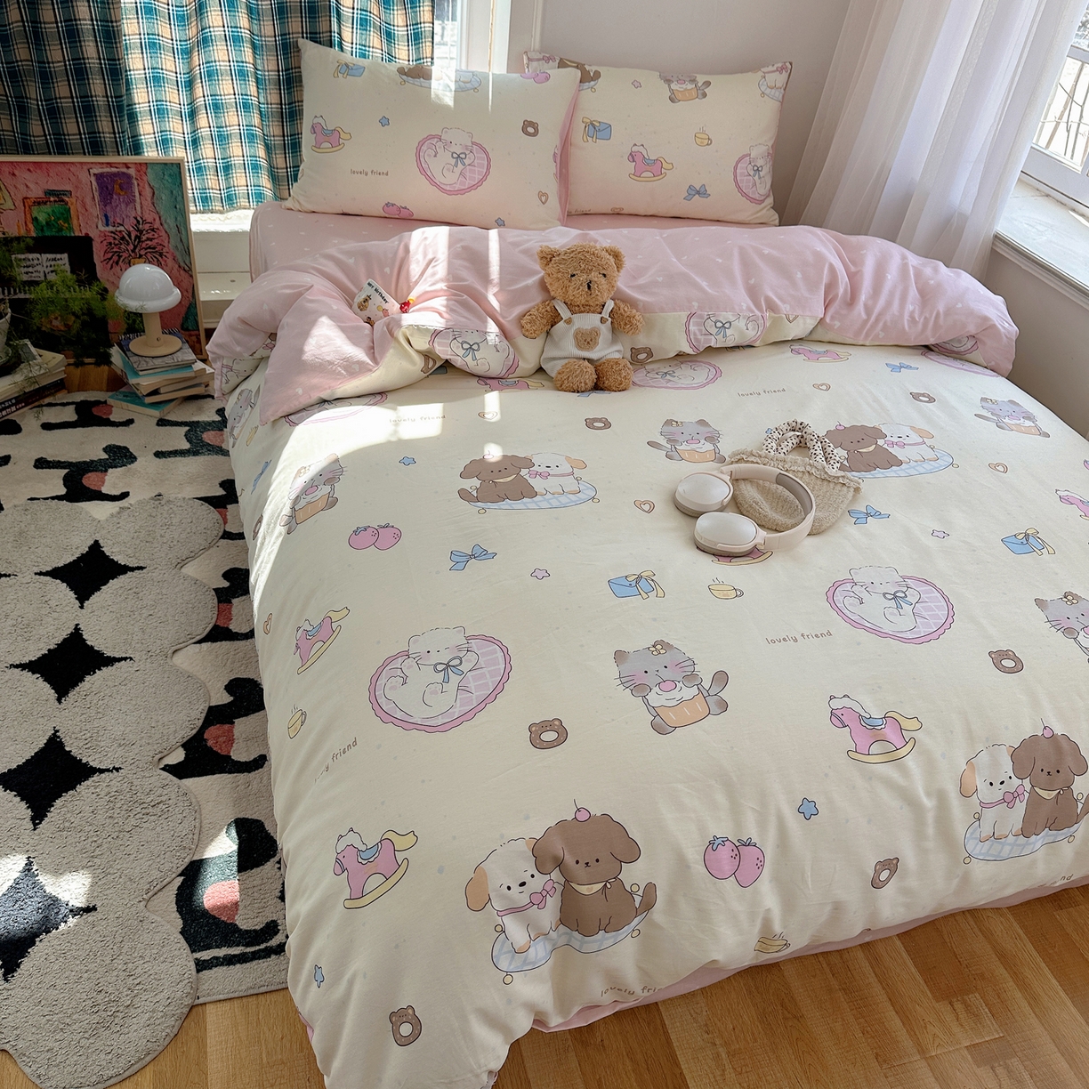 91家纺网 家纺一手货源 找家纺 六巷胡同 2026新款INS减龄可爱风卡通40支13070全棉四件套（第三系列） 狗狗轰趴记