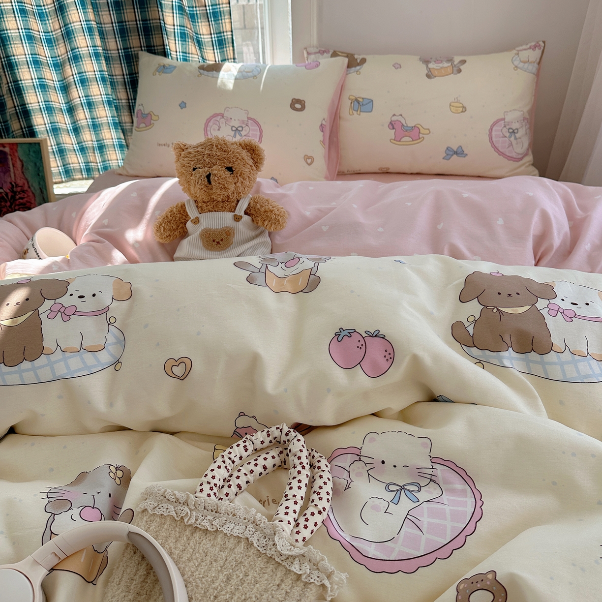 91家纺网 家纺一手货源 找家纺 六巷胡同 2026新款INS减龄可爱风卡通40支13070全棉四件套（第三系列） 狗狗轰趴记