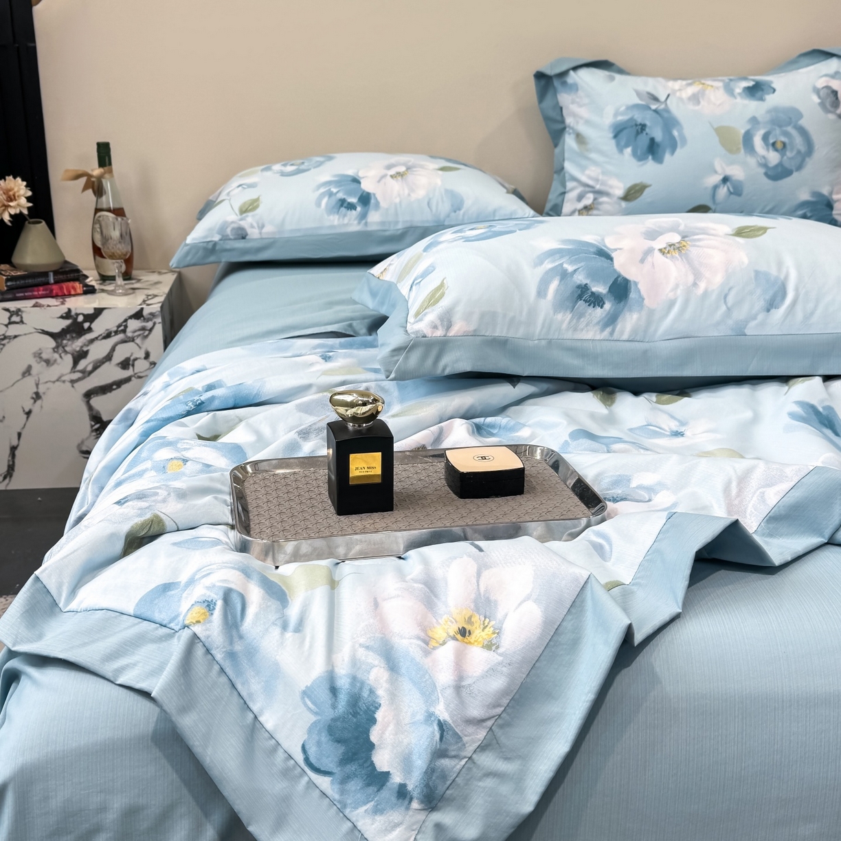 91家纺网 家纺一手货源 找家纺 归属 2026新款凉感天丝棉夏被夏凉被空调被夏被四件套系列 云兮蓝