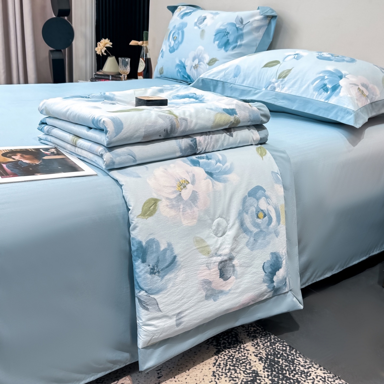 91家纺网 家纺一手货源 找家纺 归属 2026新款凉感天丝棉夏被夏凉被空调被夏被四件套系列 云兮蓝