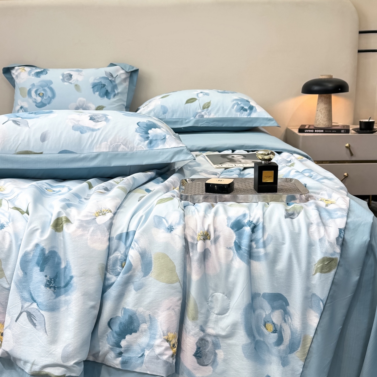 91家纺网 家纺一手货源 找家纺 归属 2026新款凉感天丝棉夏被夏凉被空调被夏被四件套系列 云兮蓝