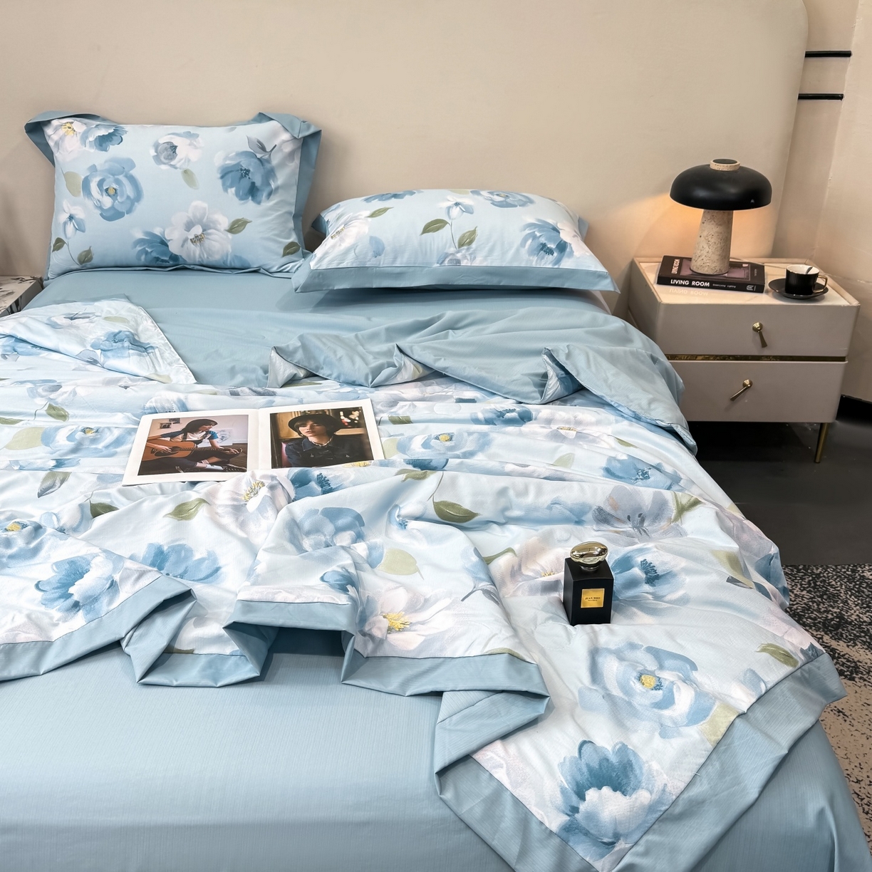 91家纺网 家纺一手货源 找家纺 归属 2026新款凉感天丝棉夏被夏凉被空调被夏被四件套系列 云兮蓝