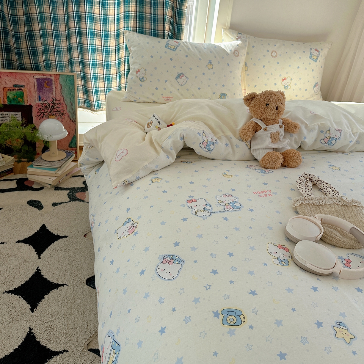 91家纺网 家纺一手货源 找家纺 六巷胡同 2026新款INS减龄可爱风卡通40支13070全棉四件套（第三系列） 蓝星电话喵