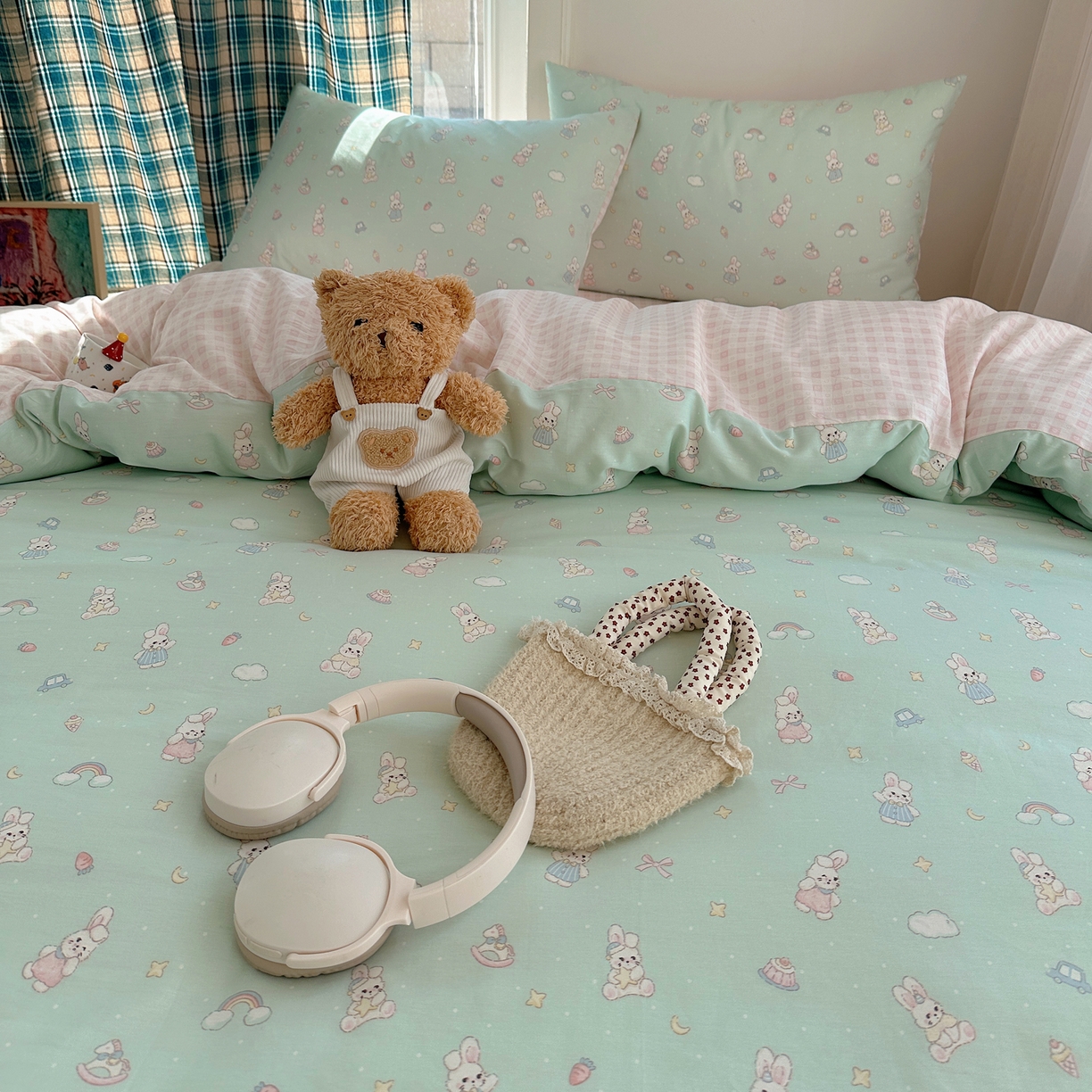 91家纺网 家纺一手货源 找家纺 六巷胡同 2026新款INS减龄可爱风卡通40支13070全棉四件套（第三系列） 萝莉邦尼兔