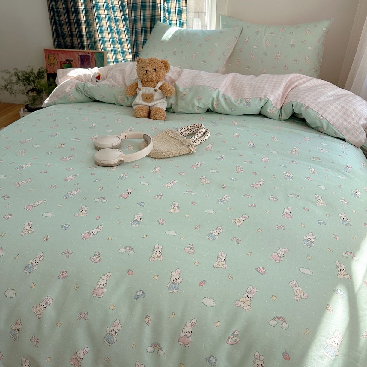 91家纺网 家纺一手货源 找家纺 六巷胡同 2026新款INS减龄可爱风卡通40支13070全棉四件套（第三系列） 萝莉邦尼兔