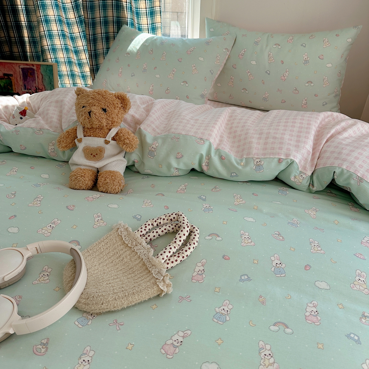 91家纺网 家纺一手货源 找家纺 六巷胡同 2026新款INS减龄可爱风卡通40支13070全棉四件套（第三系列） 萝莉邦尼兔