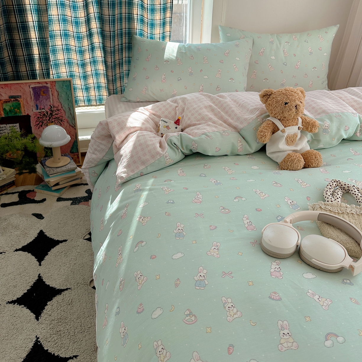 91家纺网 家纺一手货源 找家纺 六巷胡同 2026新款INS减龄可爱风卡通40支13070全棉四件套（第三系列） 萝莉邦尼兔