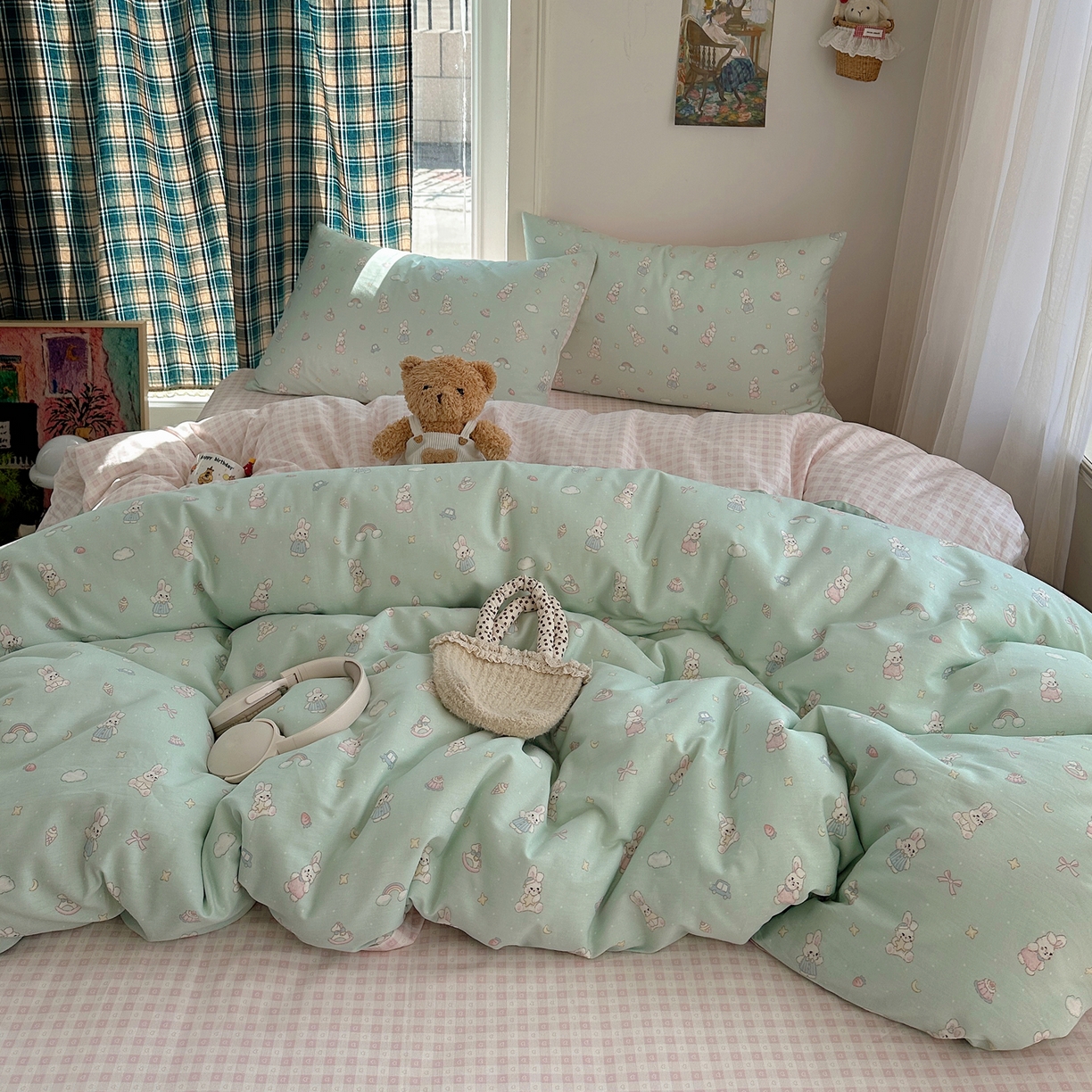 91家纺网 家纺一手货源 找家纺 六巷胡同 2026新款INS减龄可爱风卡通40支13070全棉四件套（第三系列） 萝莉邦尼兔