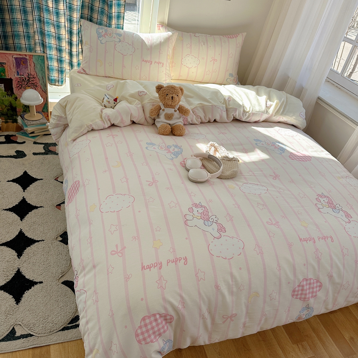 91家纺网 家纺一手货源 找家纺 六巷胡同 2026新款INS减龄可爱风卡通40支13070全棉四件套（第三系列） 梦幻星河马