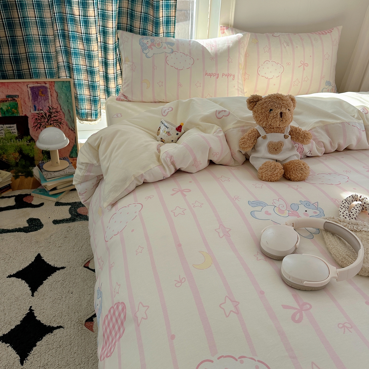 91家纺网 家纺一手货源 找家纺 六巷胡同 2026新款INS减龄可爱风卡通40支13070全棉四件套（第三系列） 梦幻星河马