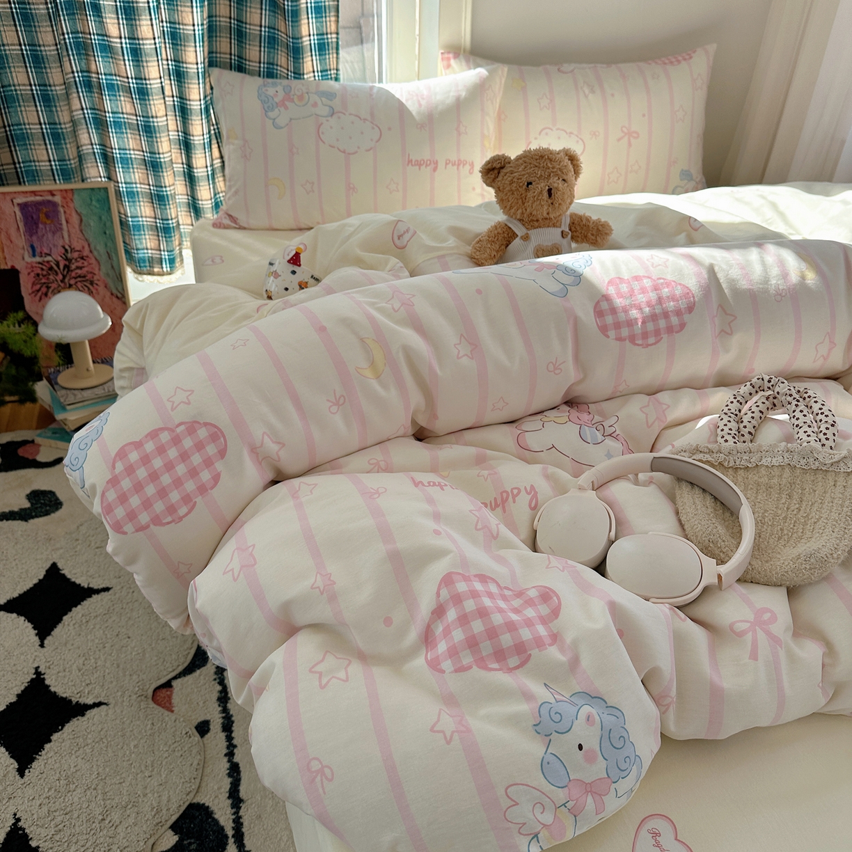 91家纺网 家纺一手货源 找家纺 六巷胡同 2026新款INS减龄可爱风卡通40支13070全棉四件套（第三系列） 梦幻星河马