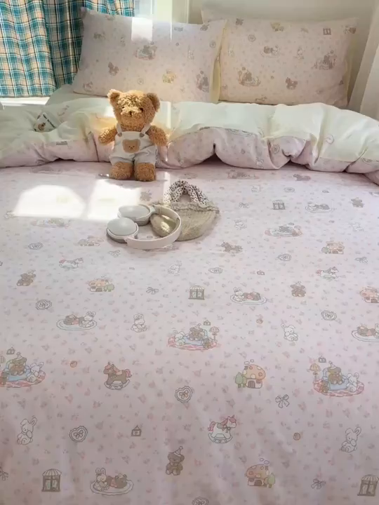 91家纺网 家纺一手货源 找家纺 六巷胡同 2026新款INS减龄可爱风卡通40支13070全棉四件套（第三系列） 秘境木马记