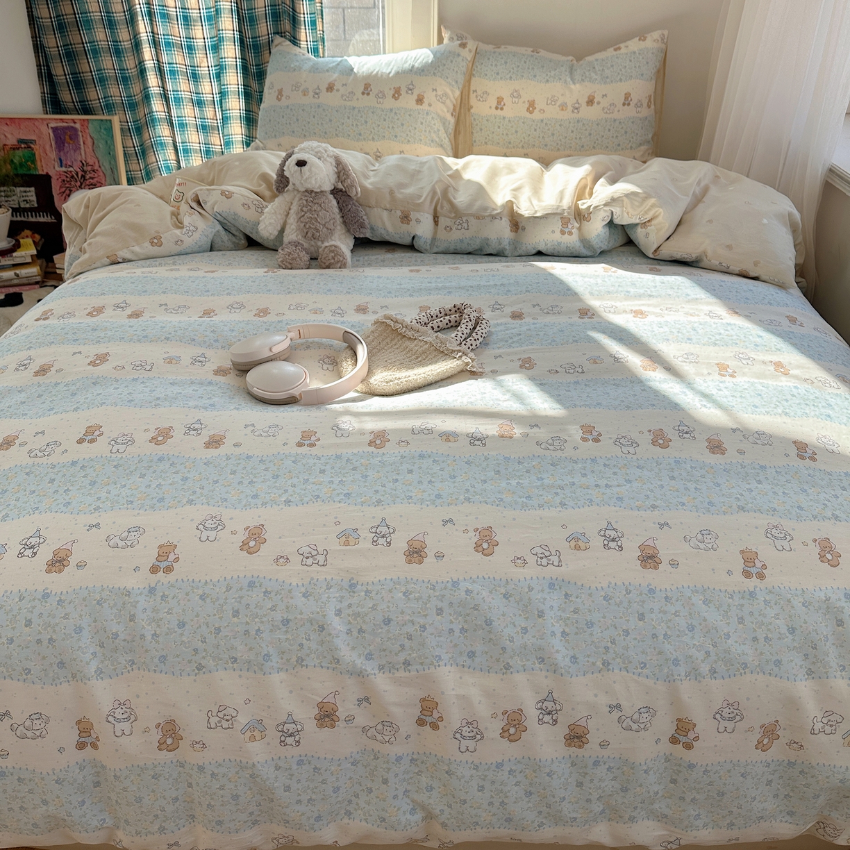 91家纺网 家纺一手货源 找家纺 六巷胡同 2026新款INS减龄可爱风卡通40支13070全棉四件套（第三系列） 熊友赏花集