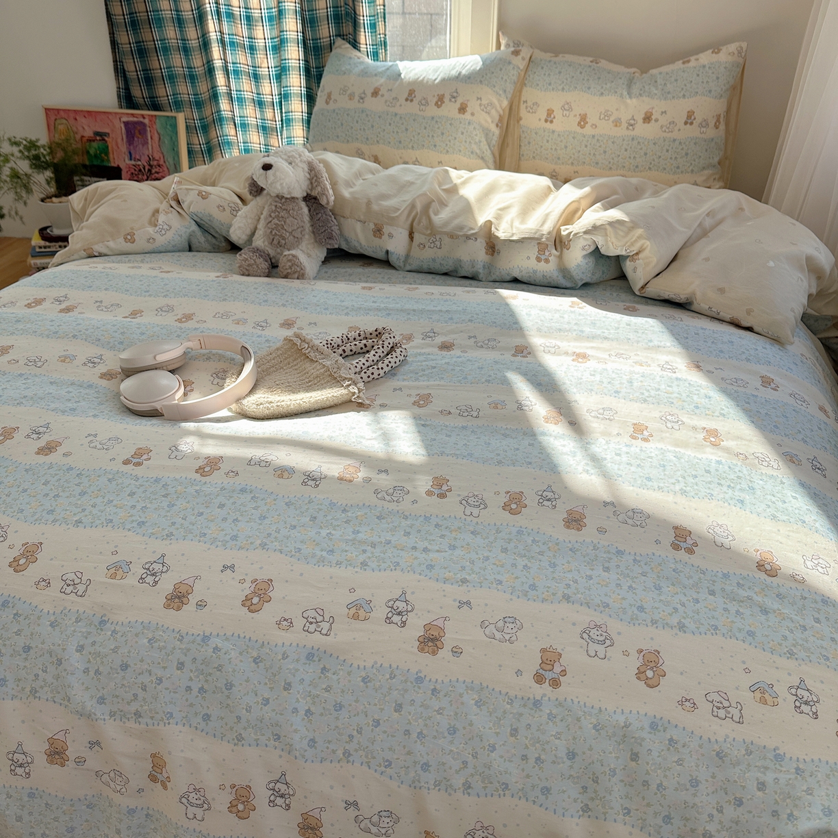 91家纺网 家纺一手货源 找家纺 六巷胡同 2026新款INS减龄可爱风卡通40支13070全棉四件套（第三系列） 熊友赏花集