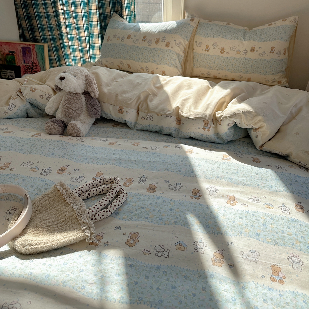 91家纺网 家纺一手货源 找家纺 六巷胡同 2026新款INS减龄可爱风卡通40支13070全棉四件套（第三系列） 熊友赏花集