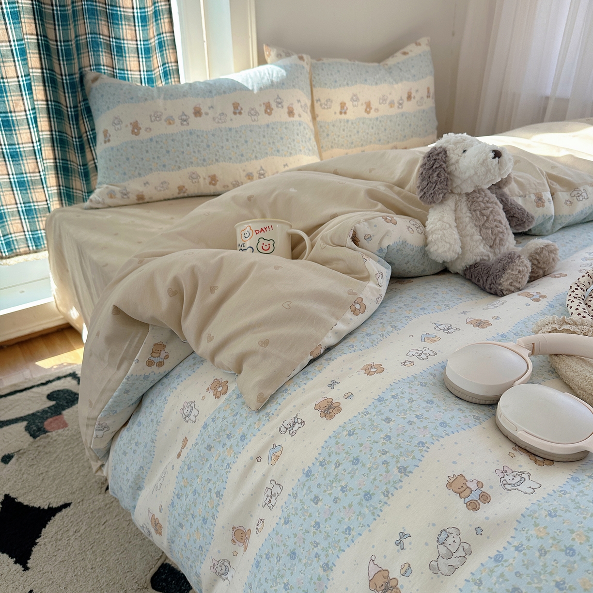 91家纺网 家纺一手货源 找家纺 六巷胡同 2026新款INS减龄可爱风卡通40支13070全棉四件套（第三系列） 熊友赏花集