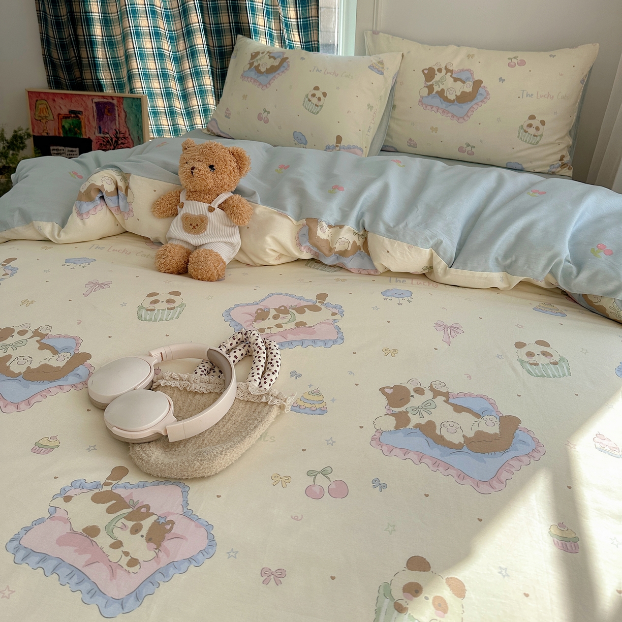 91家纺网 家纺一手货源 找家纺 六巷胡同 2026新款INS减龄可爱风卡通40支13070全棉四件套（第三系列） 慵懒猫咪崽