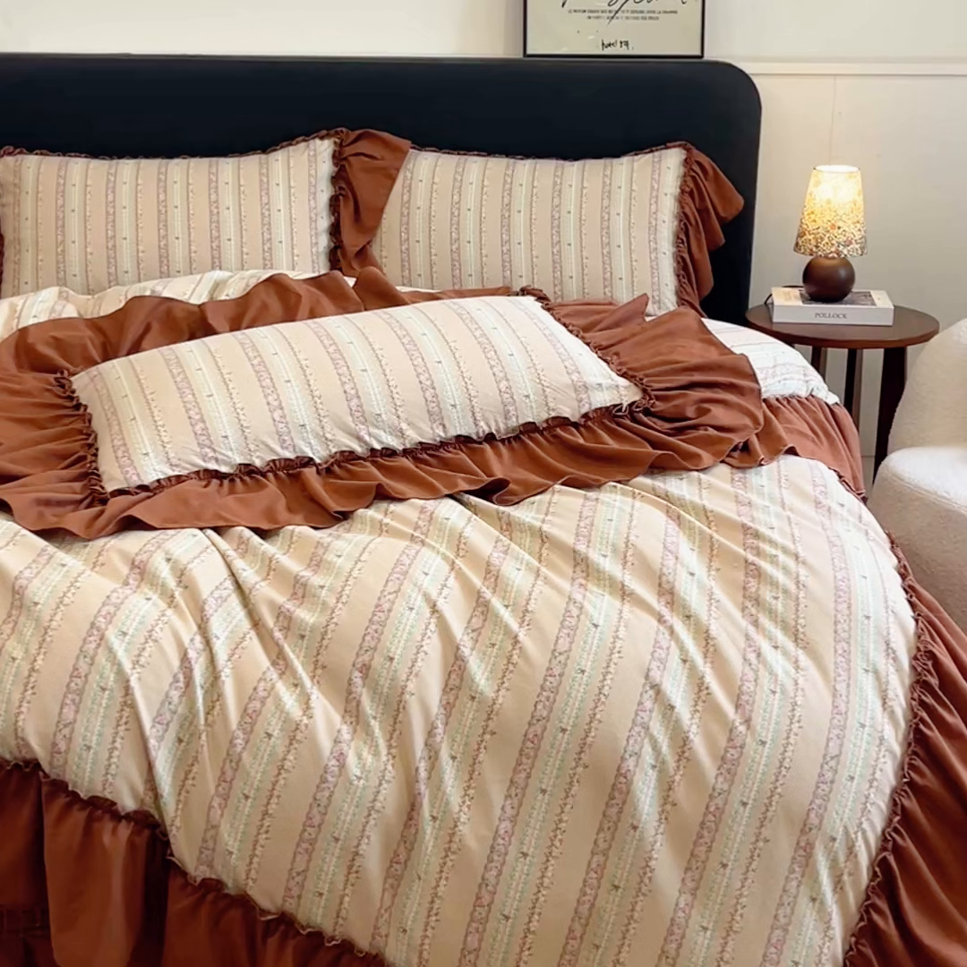 91家纺网 家纺一手货源 找家纺 尚美 2026新款法式复古大花边仿棉床盖四件套 幸福美满