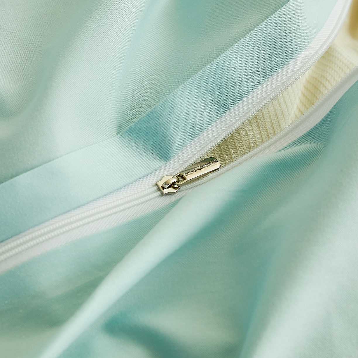 91家纺网 家纺一手货源 找家纺 元元家居（元元被业） 2026新款全棉纯棉13372纯色三件套系列 天梦蓝