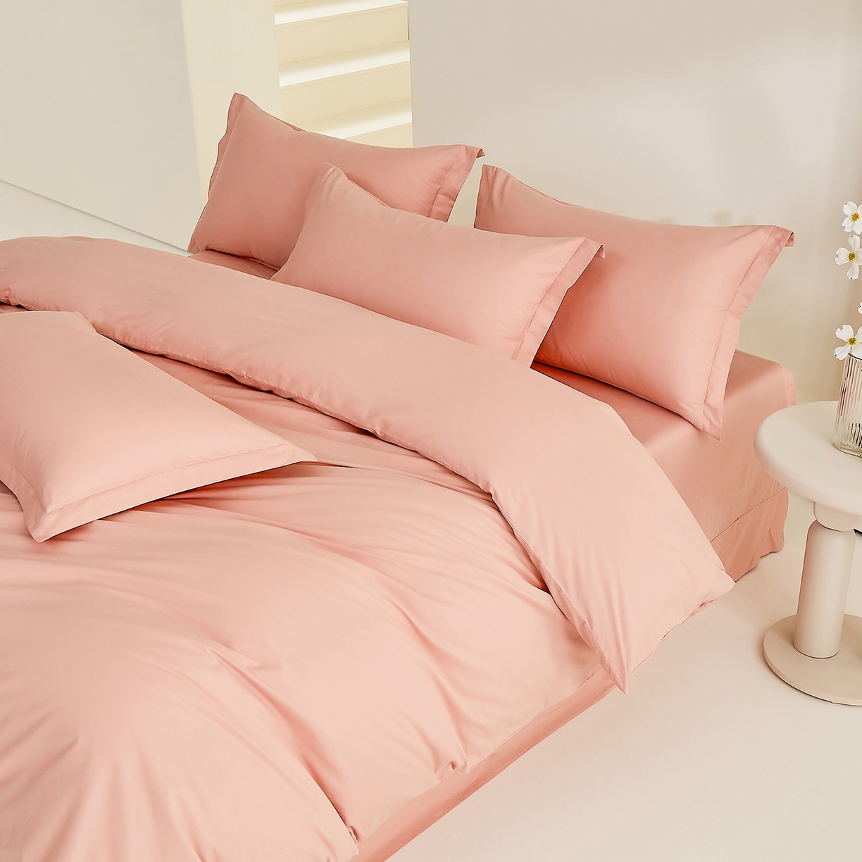 91家纺网 家纺一手货源 找家纺 元元家居（元元被业） 2026新款全棉纯棉13372纯色四件套系列 炫彩粉