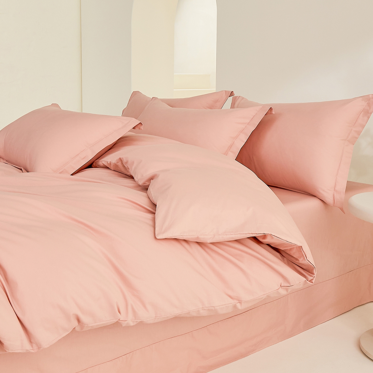 91家纺网 家纺一手货源 找家纺 元元家居（元元被业） 2026新款全棉纯棉13372纯色被套夹棉款四件套系列 炫彩粉