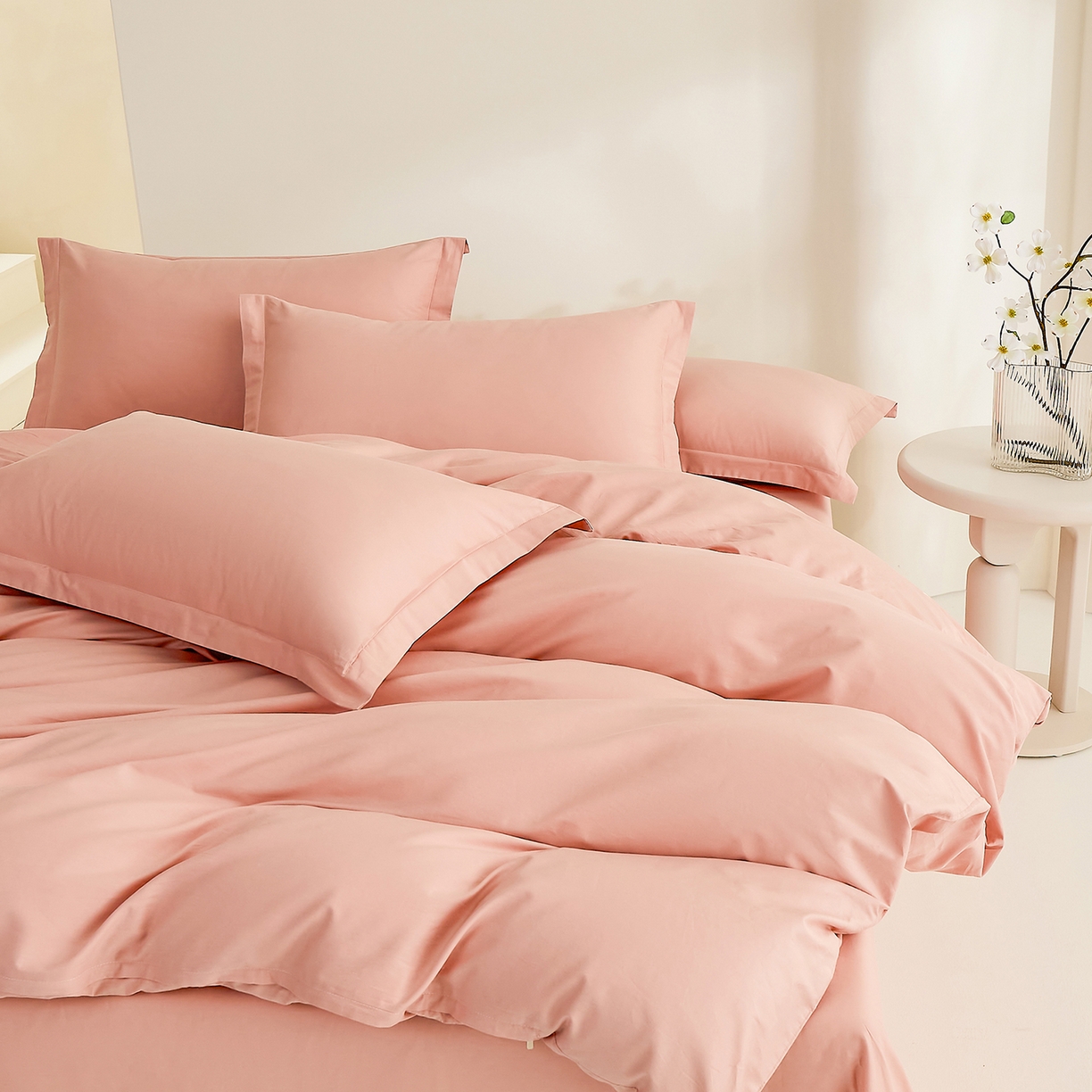 91家纺网 家纺一手货源 找家纺 元元家居（元元被业） 2026新款全棉纯棉13372纯色被套夹棉款四件套系列 炫彩粉